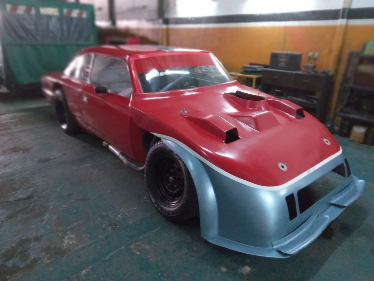 Auto de carrera , vende o permuta