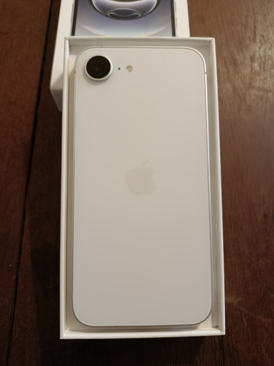 iPhone 16e 128 GB