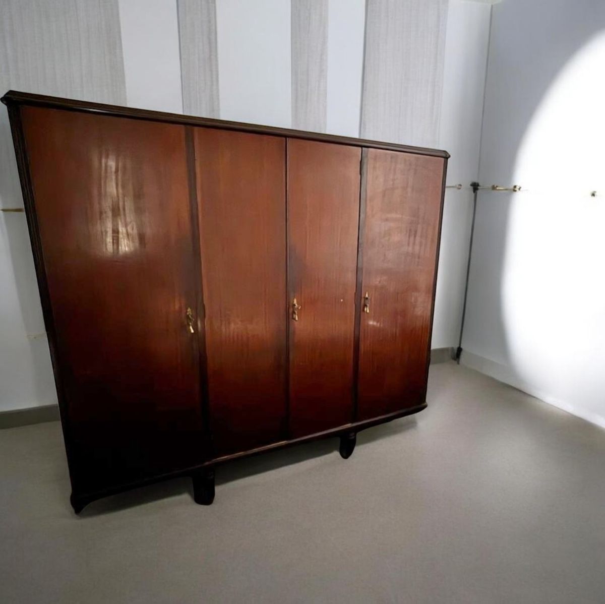 Ropero Placard Vintage