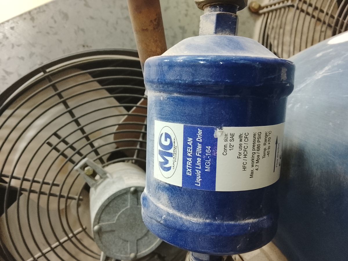 Equipo de frio con evaporador trifásico