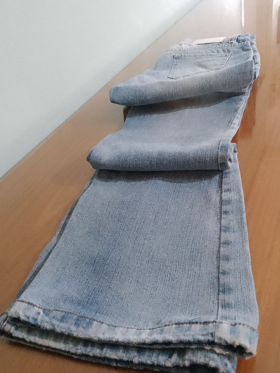Conjunto de 2 piezas: jean Sweet + blusa rayada con broderie . *JEAN VENDIDO*