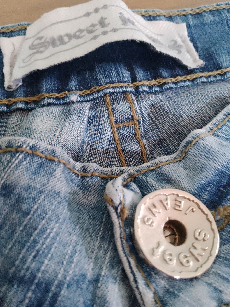 Conjunto de 2 piezas: jean Sweet + blusa rayada con broderie . *JEAN VENDIDO*