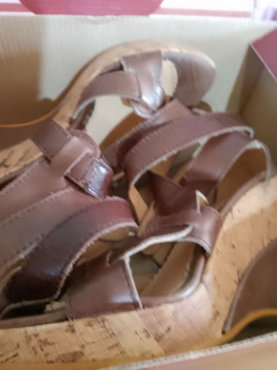 Lote de 4 pares de sandalias N*36 de Mujer.