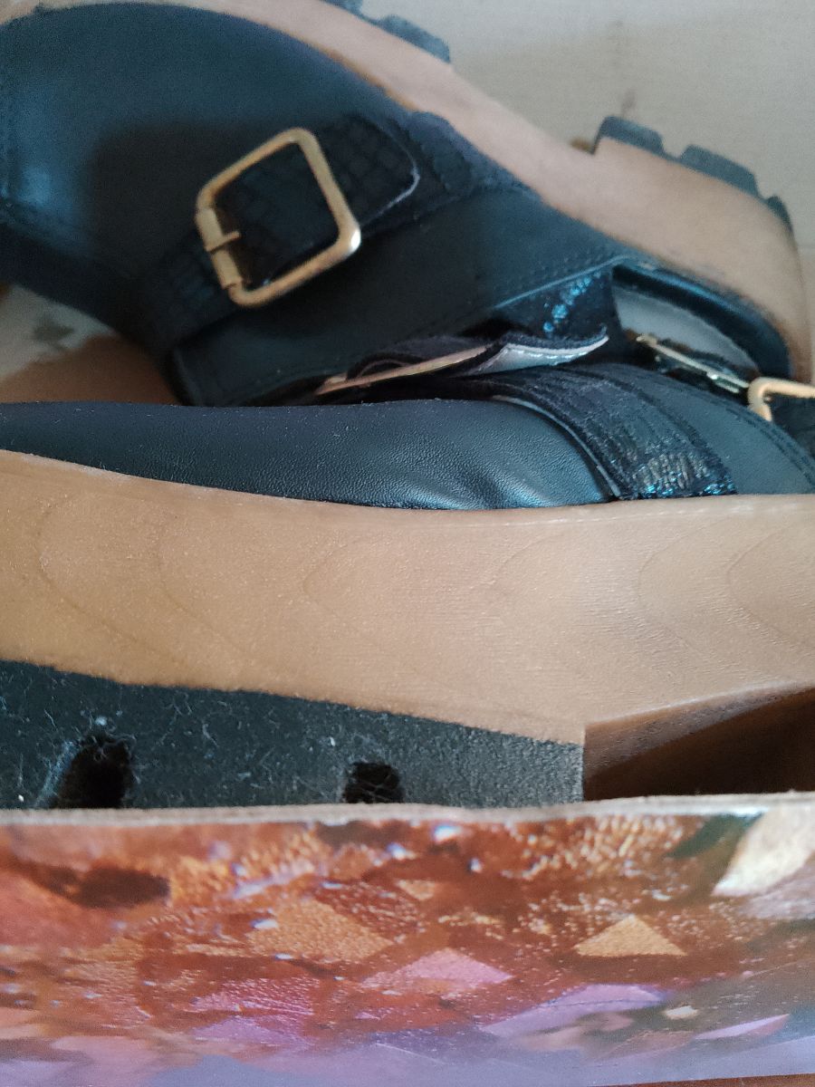 Lote de 4 pares de sandalias N*36 de Mujer.