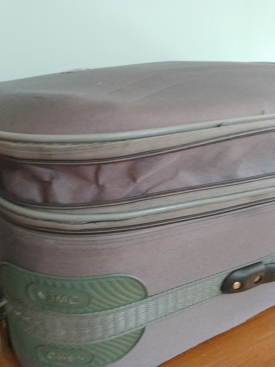 Valija con fuelle estilo Rollaboard.