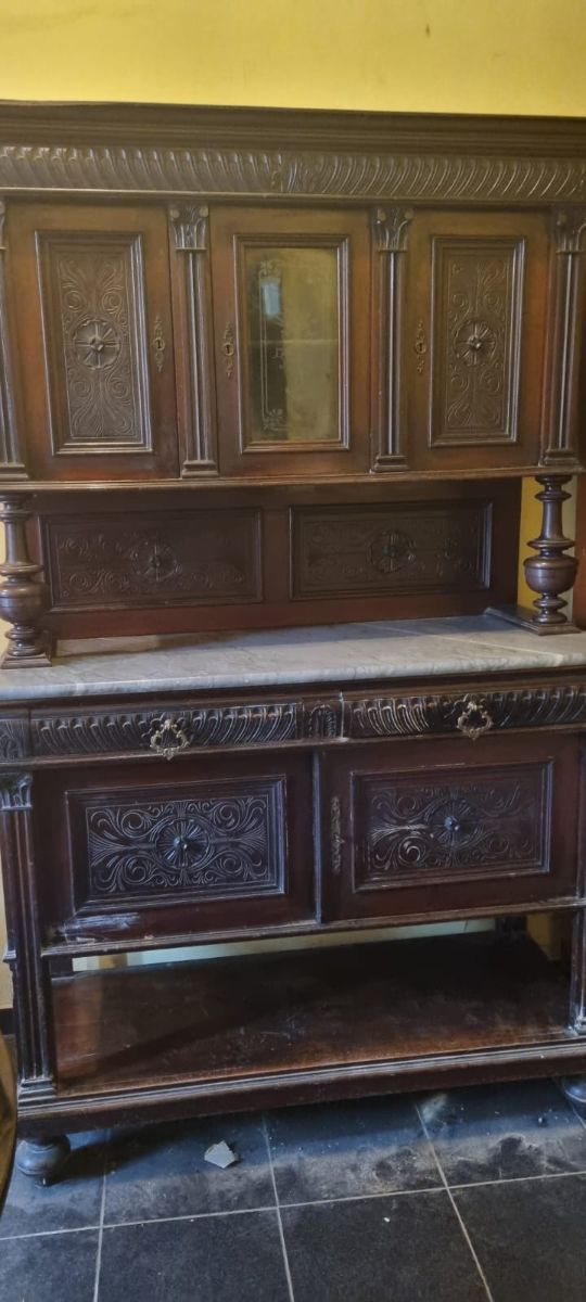 Mueble antiguo