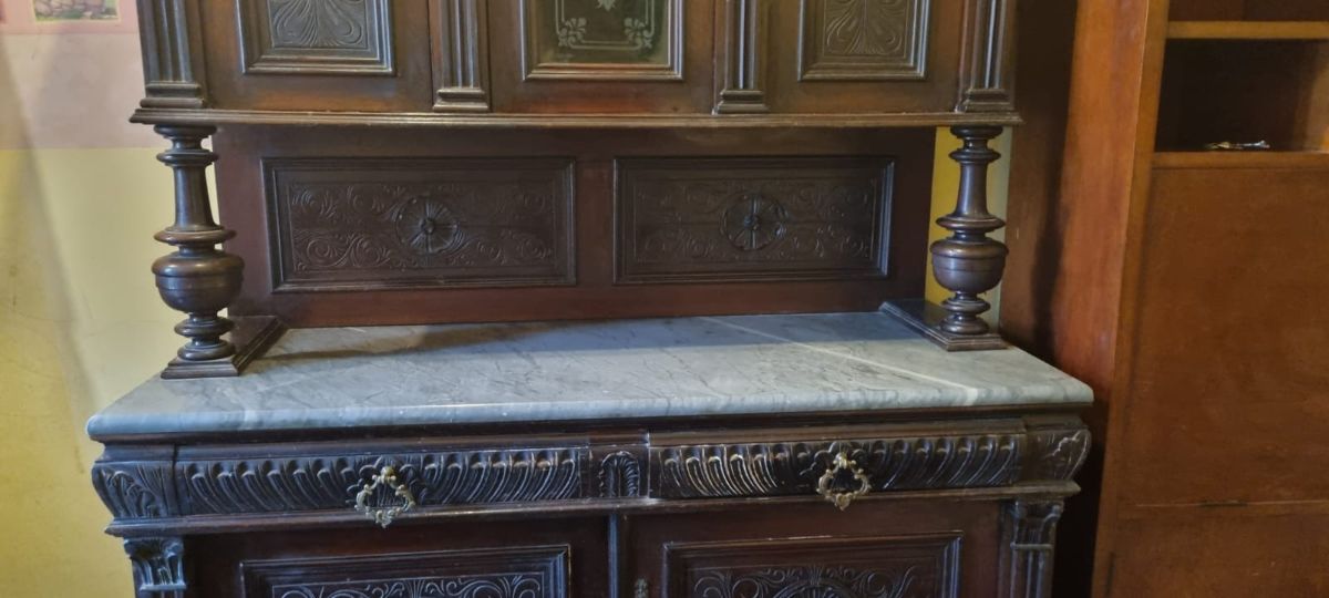 Mueble antiguo