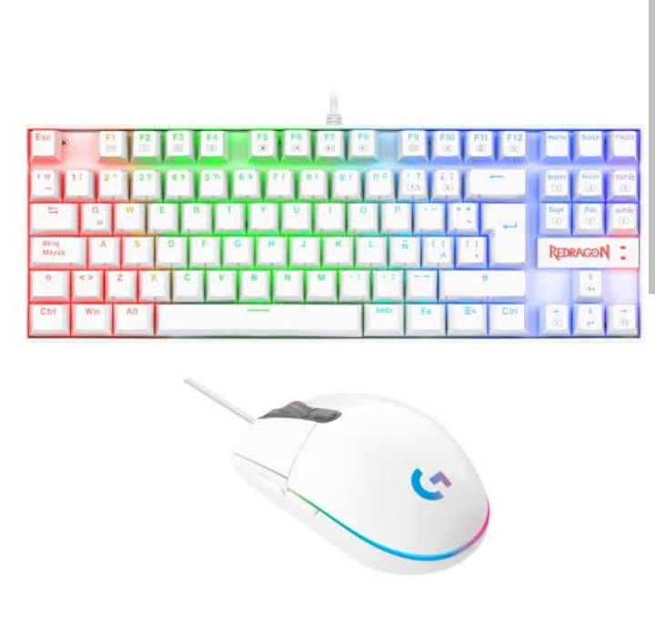 Play 4 slim 800gb , con monitor , mando y periféricos