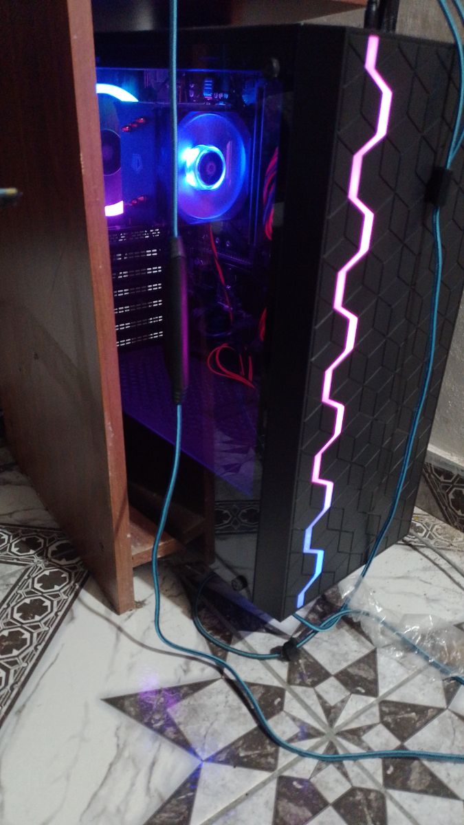 PC Gamer Entrada Ryzen 3 PRO 3200GE + 8GB RAM + SSD 1TB + Luces RGB