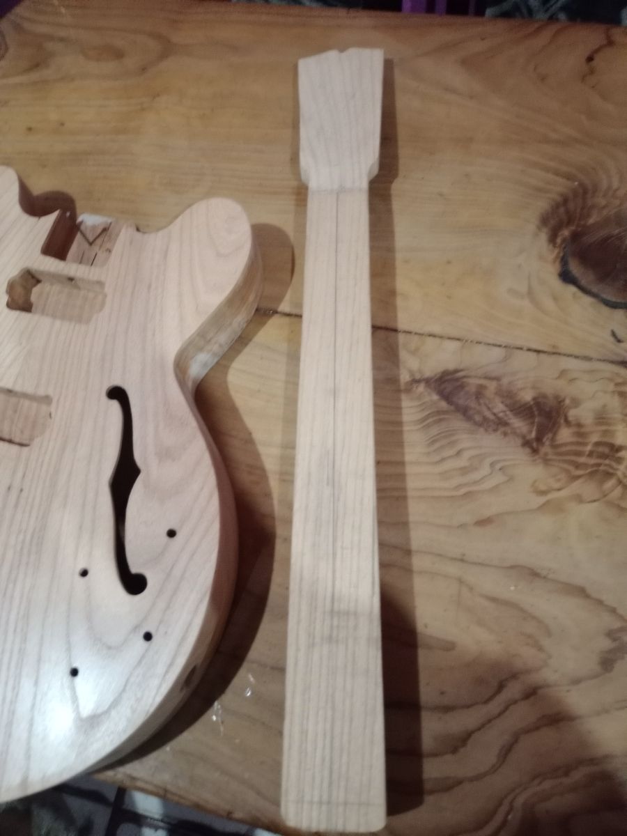 Proyecto Guitarra Gibson 335 tapa acustica plana