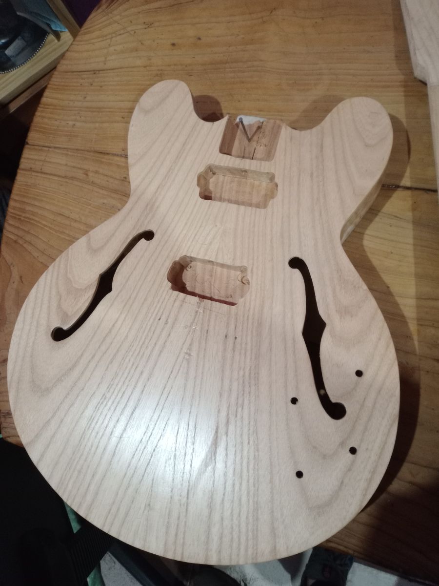 Proyecto Guitarra Gibson 335 tapa acustica plana